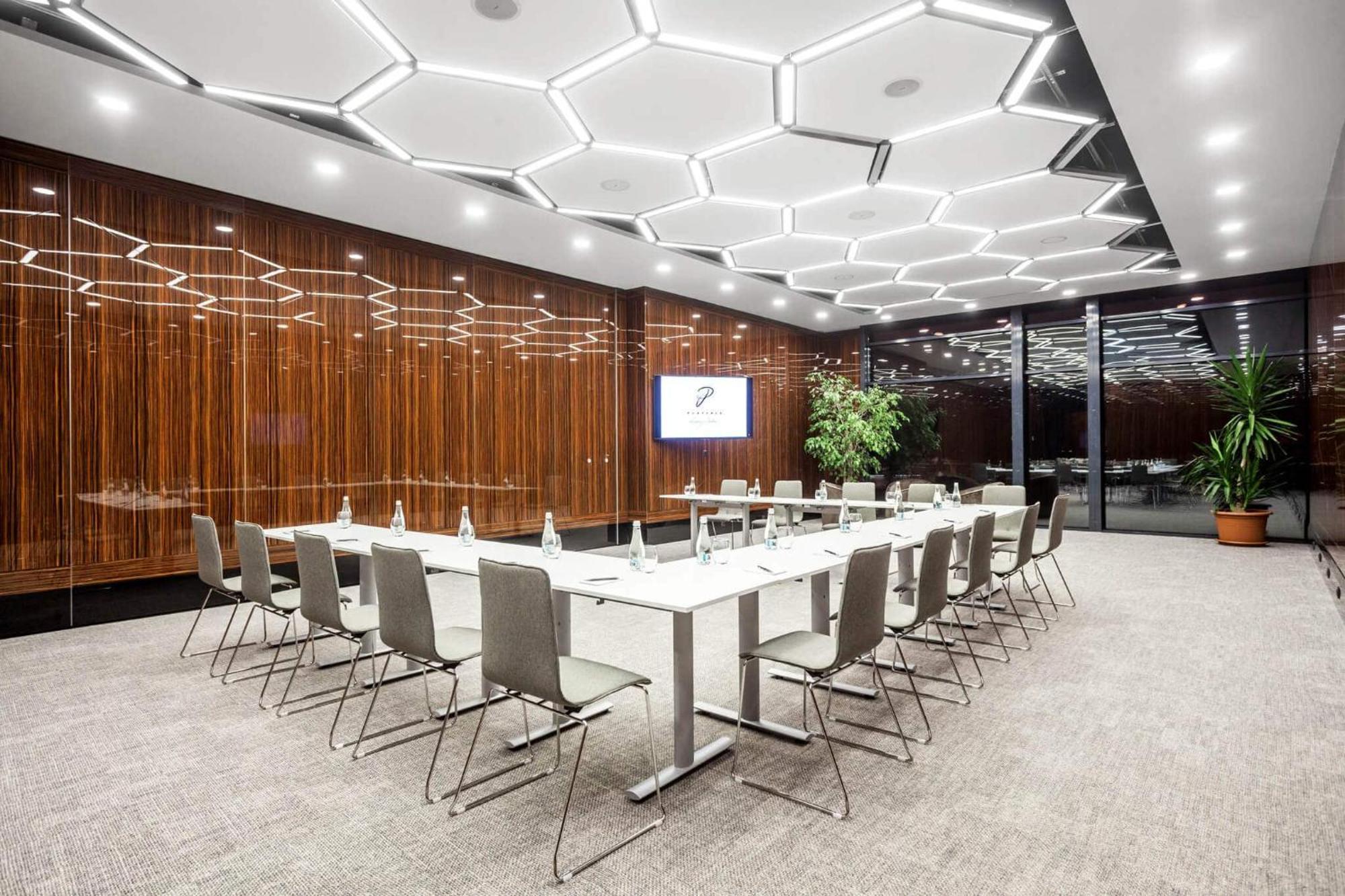 Hotel Platinia Cluj-Napoca Eksteriør billede Meeting room